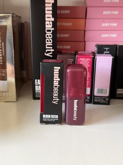 HUDA BEAUTY Blush Filter Soft Glow Liquid Blush FIRM PRICE