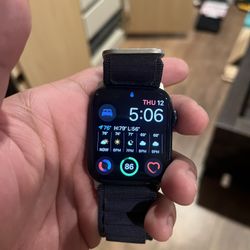 Apple Watch Series 9 GPS + Cellular