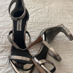 Steve Madden Metallic Platform heels