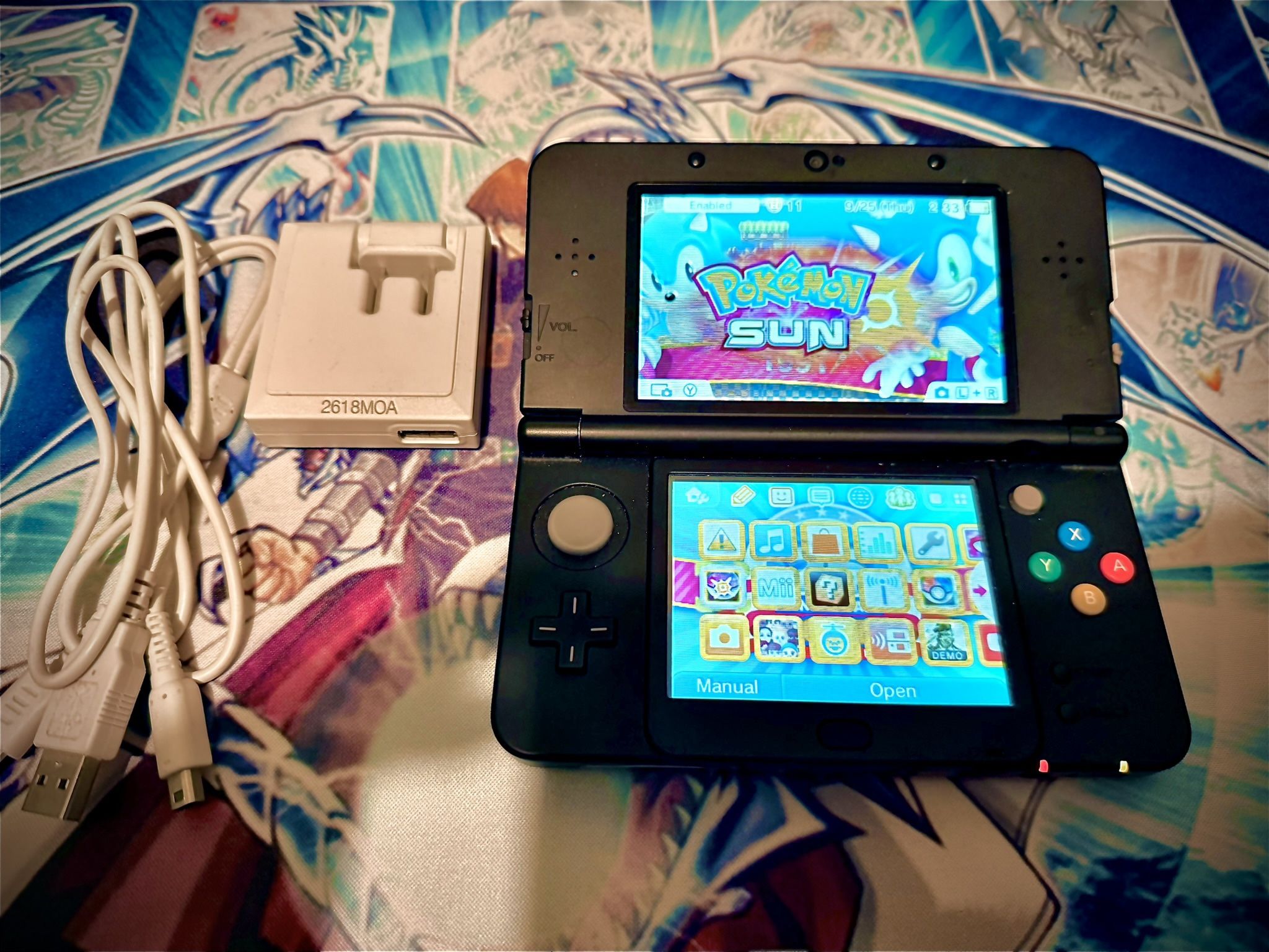 Nintendo 3DS Super Mario Black Edition : w/ Pokémon Sun Game