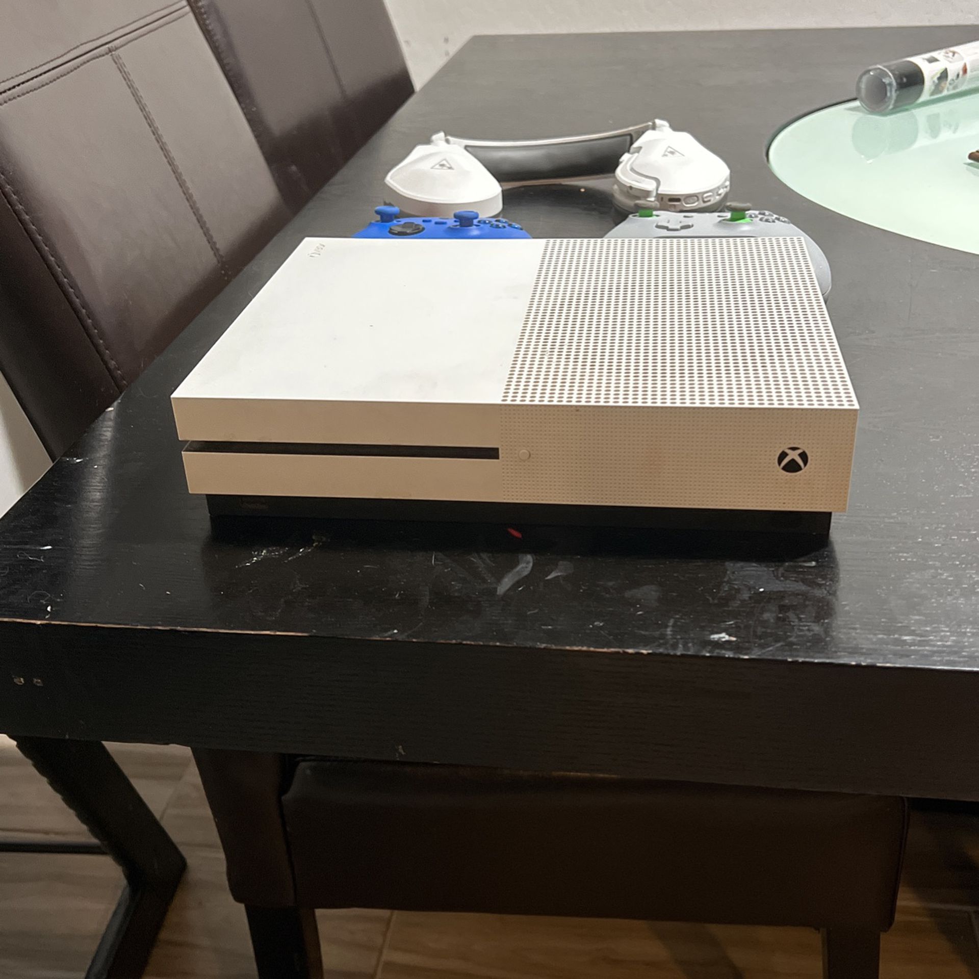 Xbox One S And Two Controllers And Headphones 