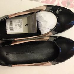 Brand new Burberry shoes size 13