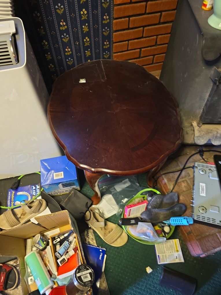 2 End Tables Coffee Table