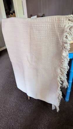 White throw blanket afghan