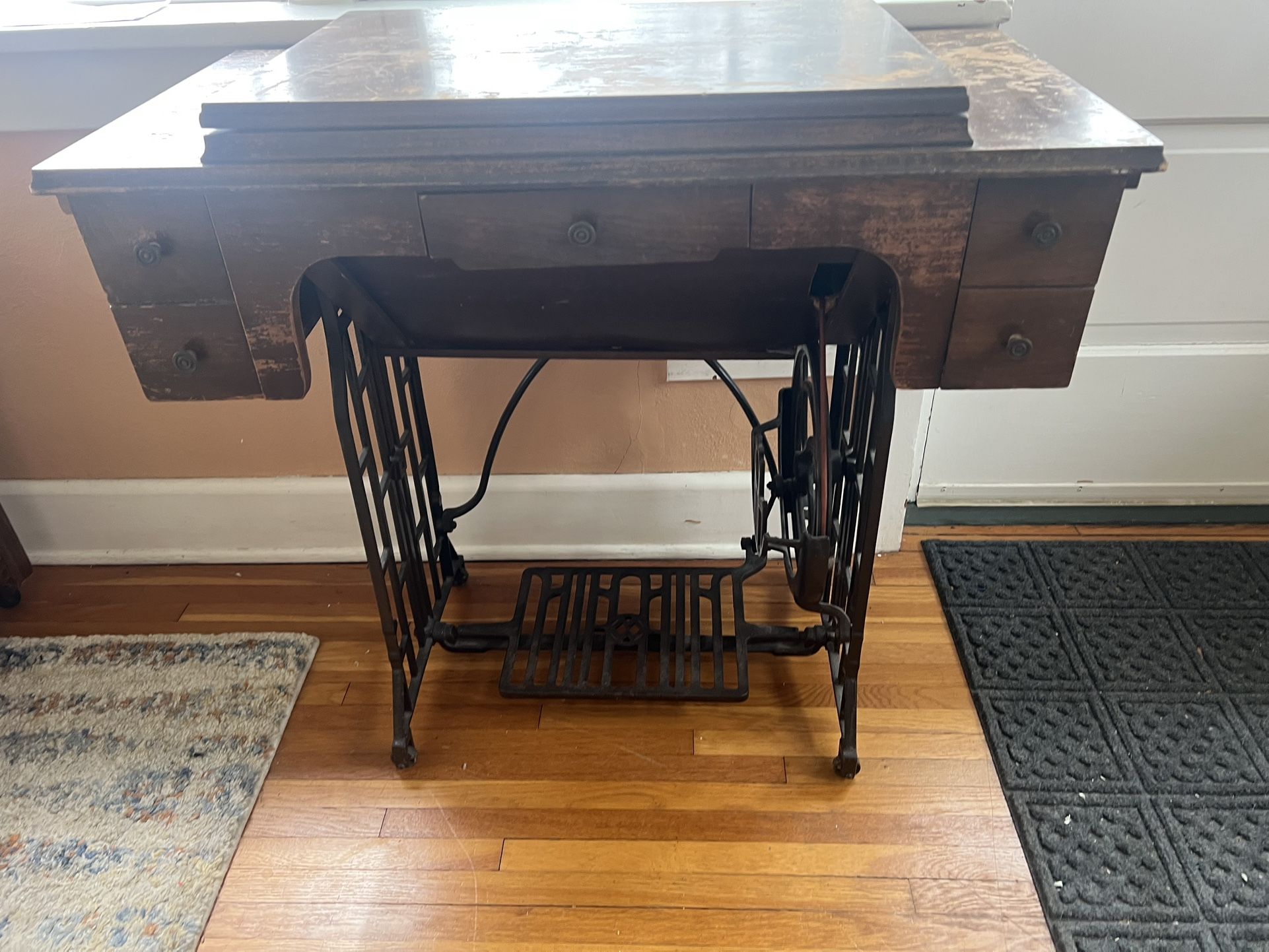 Antique Sewing Machine 