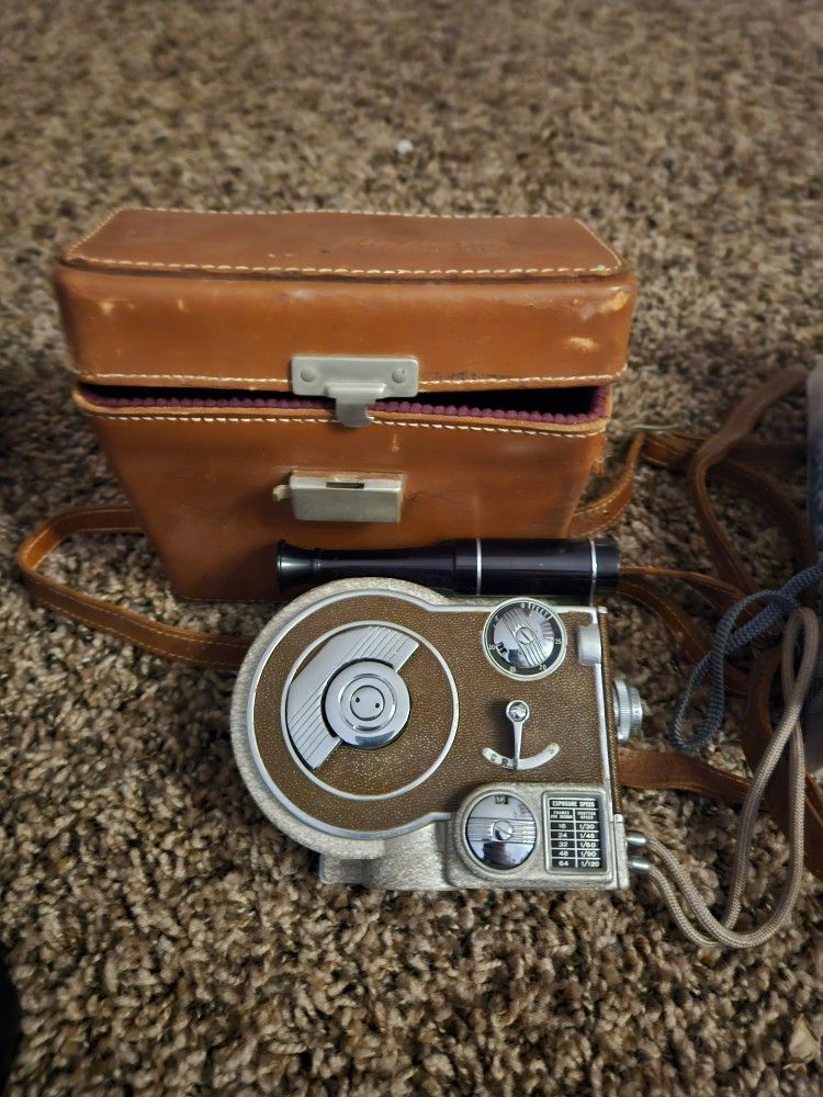 Revere Model 70 Camera