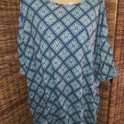 LulaRoe Women's Size 3XL Multicolor Swirl Tunic Top

Excellent Condition!!

**Bundle and save with combined shipping**

