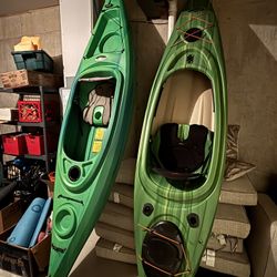 2 Kayaks