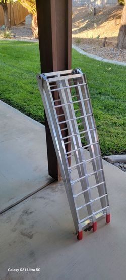 Motorcycle ramp