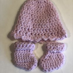Pink Baby Hat and Booties Set Size Newborn-3M Perfect for a Baby Gift