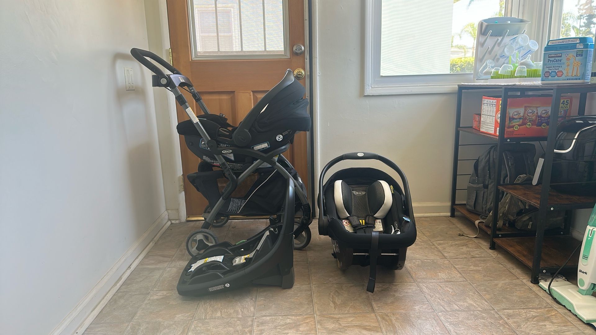 Graco Car Seats & Stroller Combo
