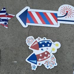  7 Pieces Of  4 Of July Patriotic Theme, 2 Feet”Rocket 
