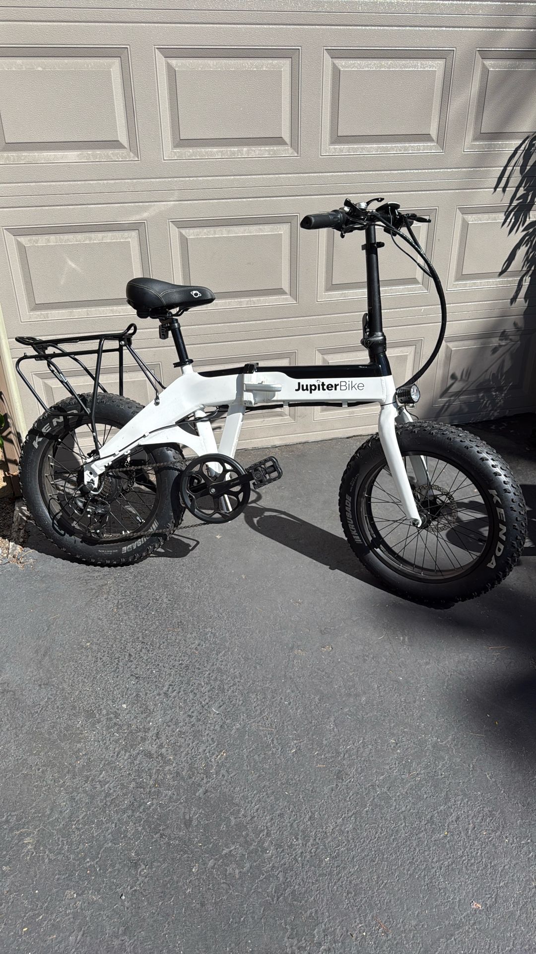 Electric Bike Jupiter Defiant folding Bicycle Needs A New Battery And The Head Light Wired Great Deal Retails For 1600$
