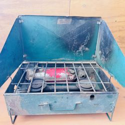 Vintage Coleman 425B White Gas Stove