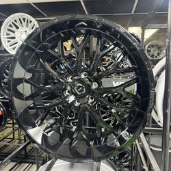 Complete Set TIS 565B Wheels – 22x10 Gloss Black 🔥