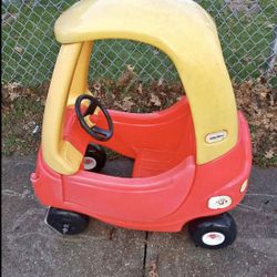 Little tikes coupe car