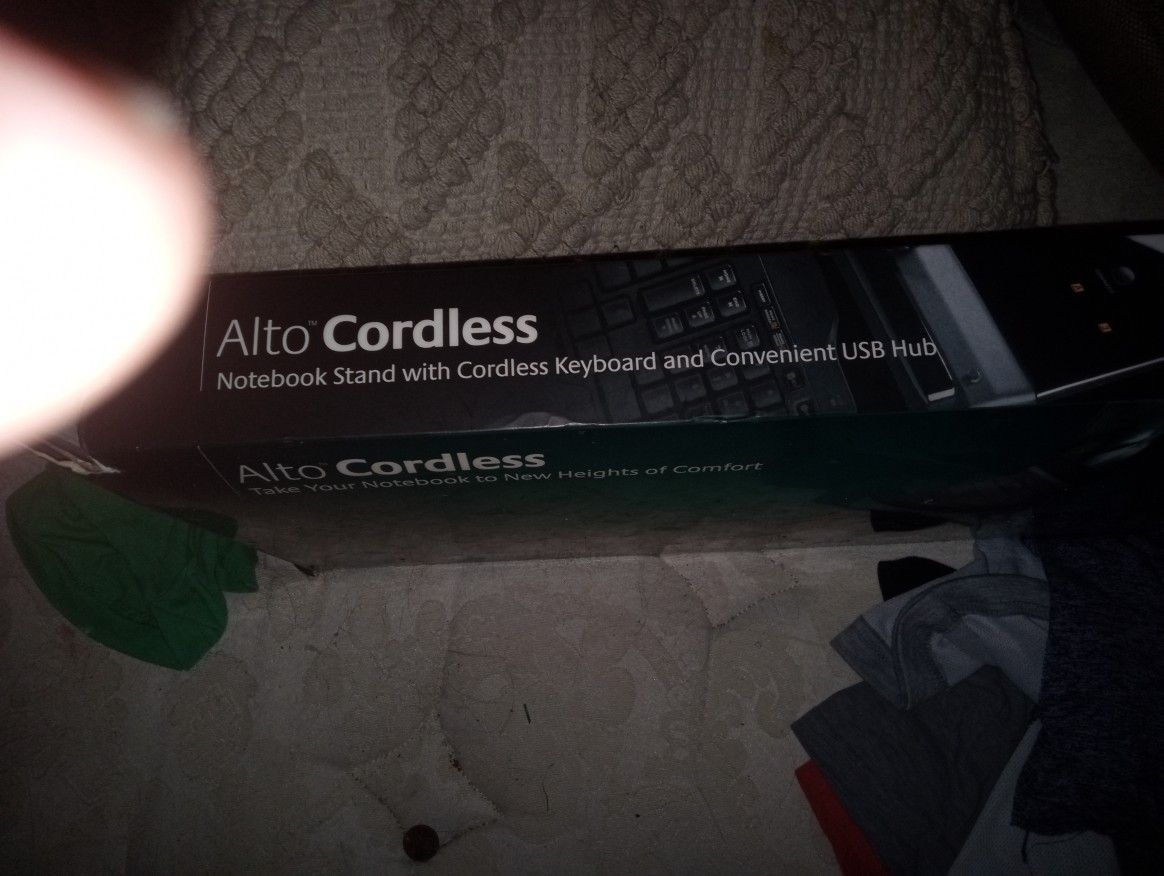 Alto Cordless Notebook Stand,With Cordless Keyboard,An Convenience Usb Hub