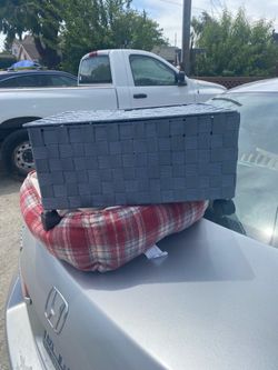 Storage tote w/wheels