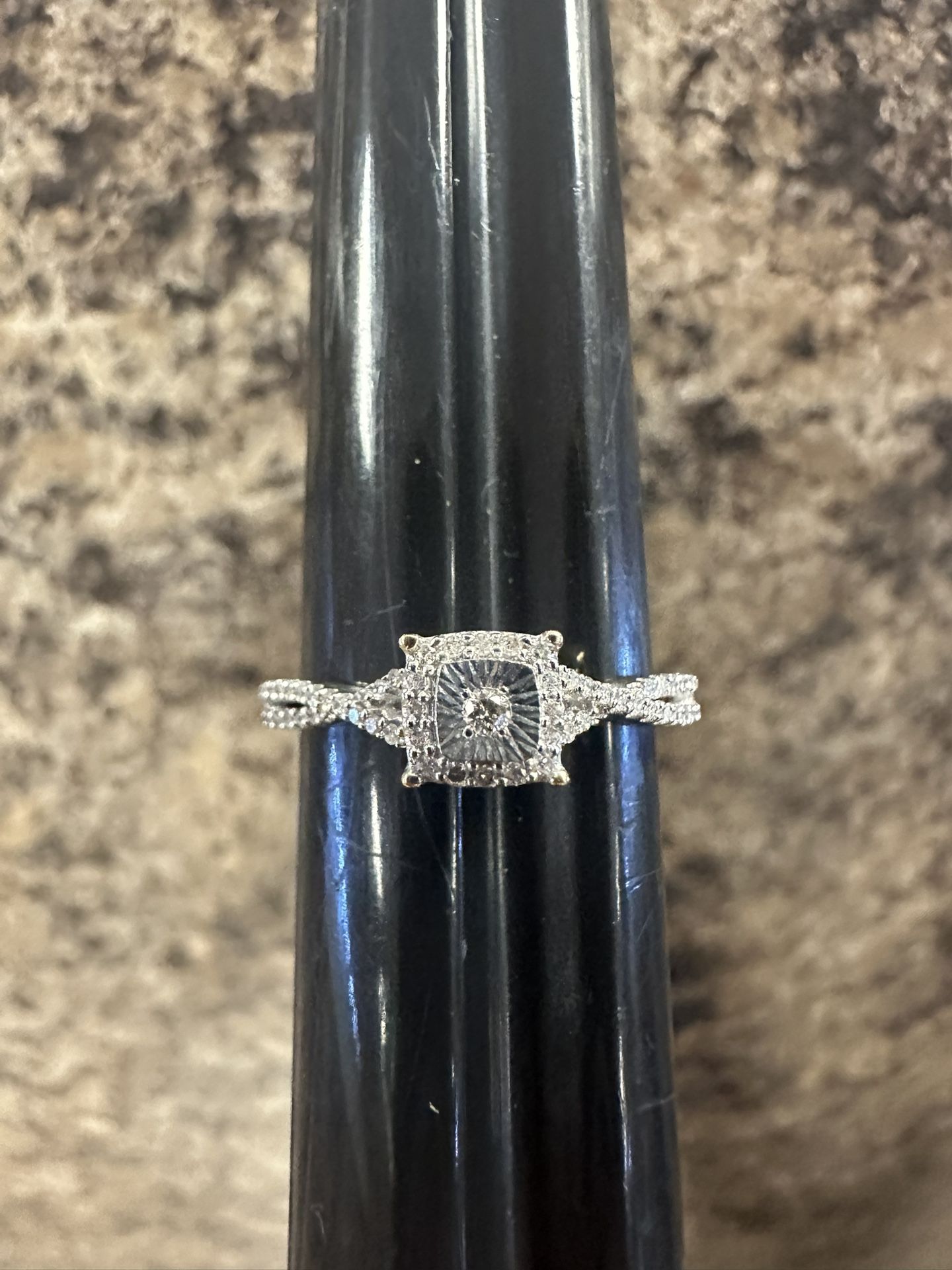 10k Engagement Ring Size 7