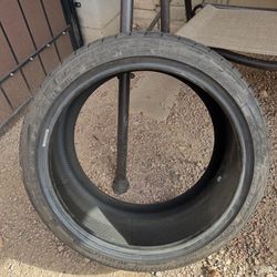 Roadhugger 255/35ZR 18 94W 