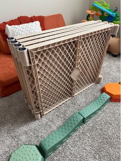 Baby/pet play pen gate