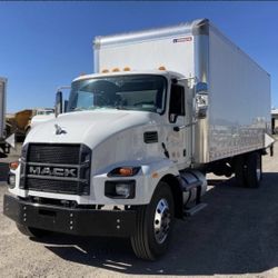 Mack MD6 26’ Box Truck