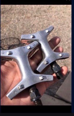 VP OLDSCHOOL PEDALS 1/2