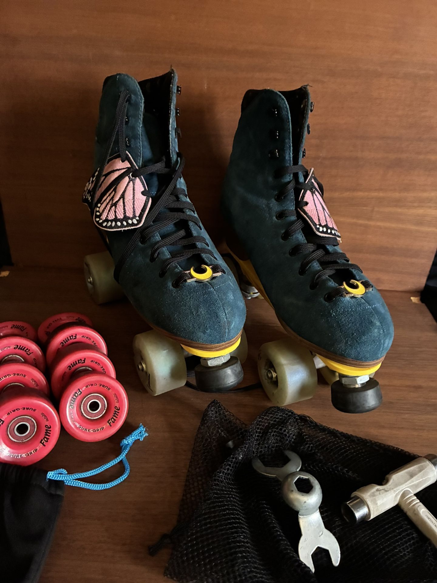 π MOON Boot Roller Skates