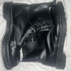 Dr. Martin Boots / Unisex 