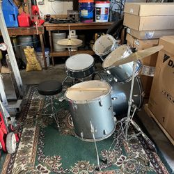 Pearl Drum set
