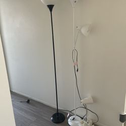 2 Floor Lamps, 1 Desk Lamp With Charging Station