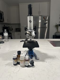 Microscope With Gram Stain Kit