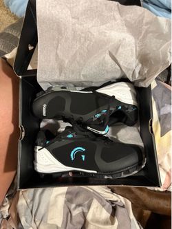 Guardian baseball cleats