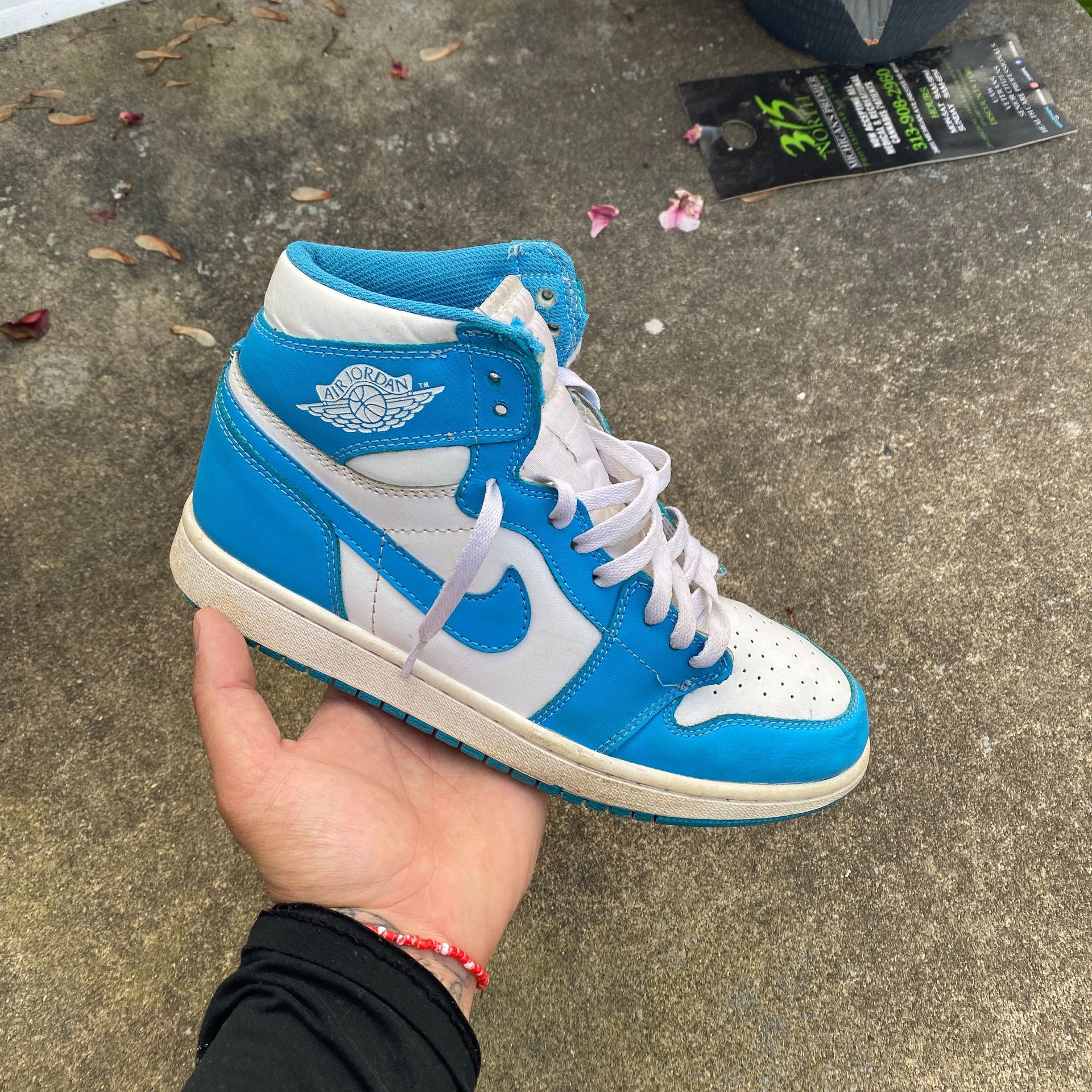 Jordan 1 “UNC” Men’s Size 8.5