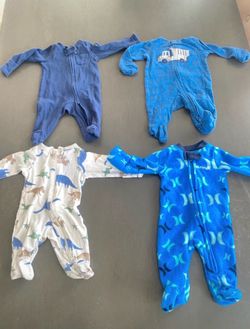 6  baby onesies