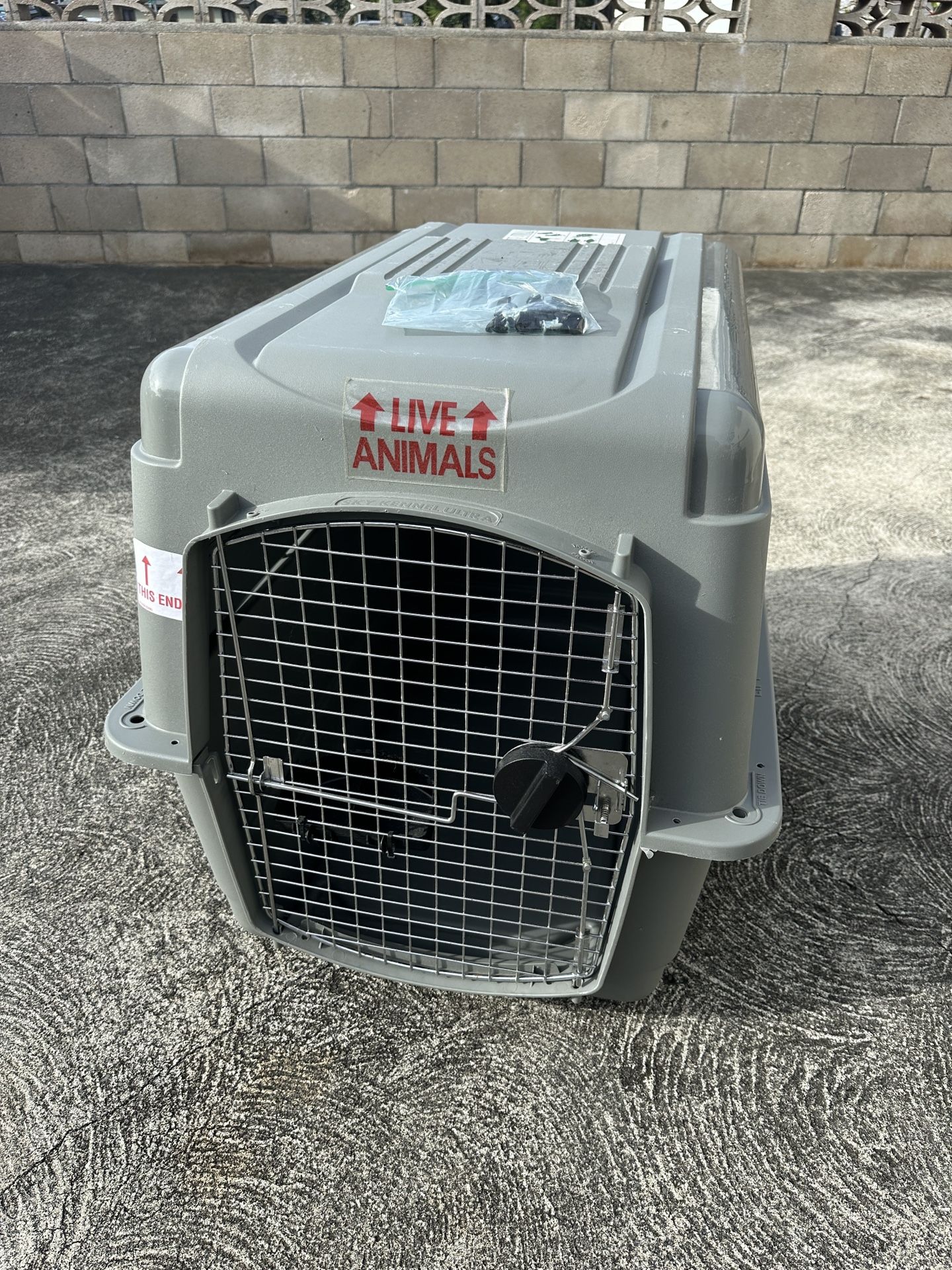 Petmate Sky Kennel - Large