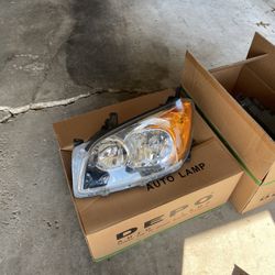 Toyota RAV4 Front Headlight