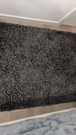 Grey cozy rugg