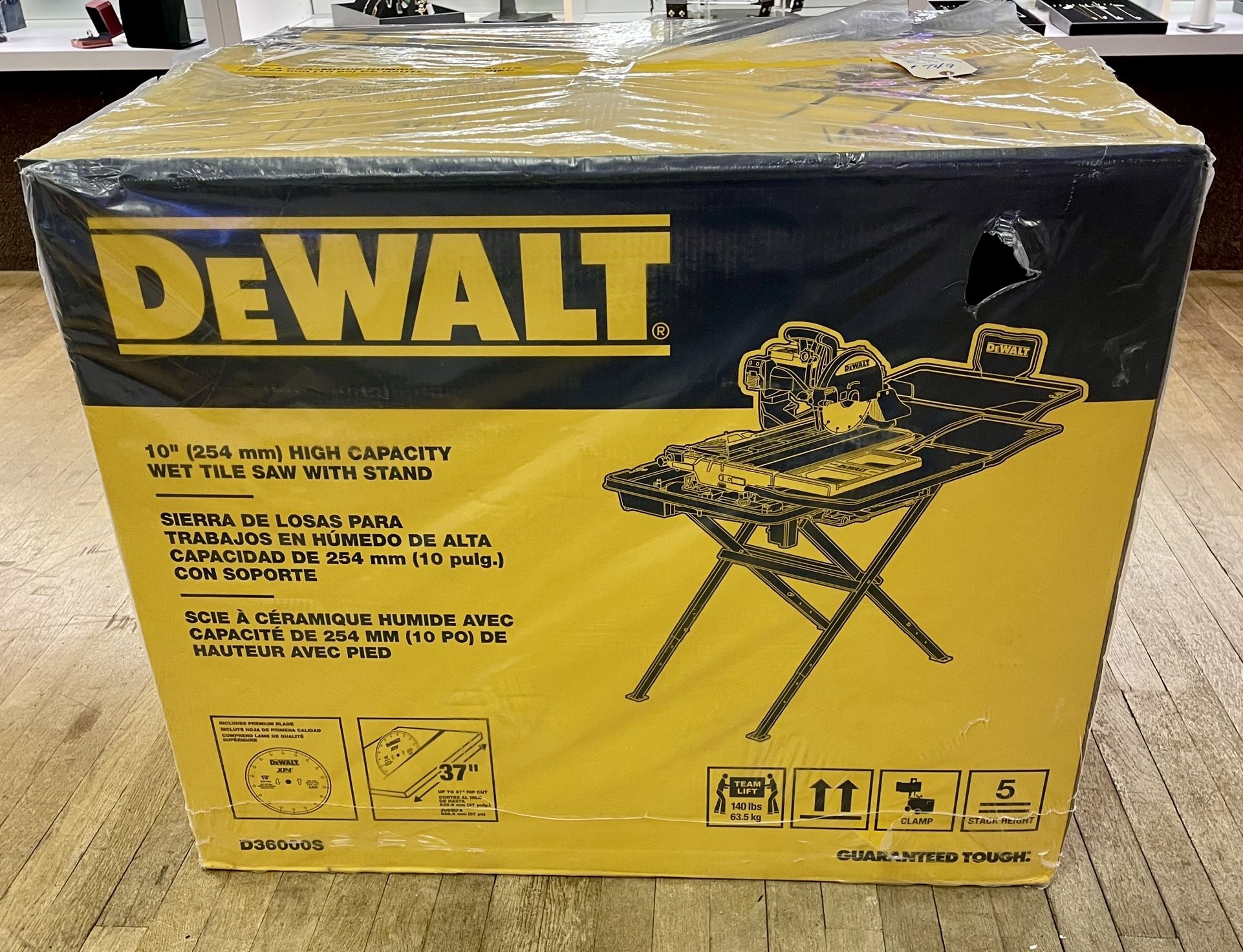 Dewalt D36000S 10” High Capacity Wet Tile Saw W/ Stand - New In Box
