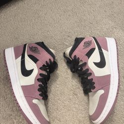 Nike Air Jordan 1 Mid SE Berry Pink Size 7.5