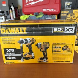 DEWALT XR BRUSHLESS 2-TOOL COMBO KIT DRILL ( 2 Batteries+ Charger + Bag )
