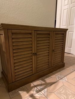 DRESSER/ CABINET