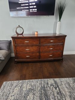 Solid Wood Dresser With Mirror