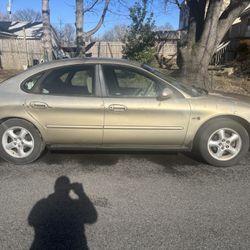 2000 Ford Taurus
