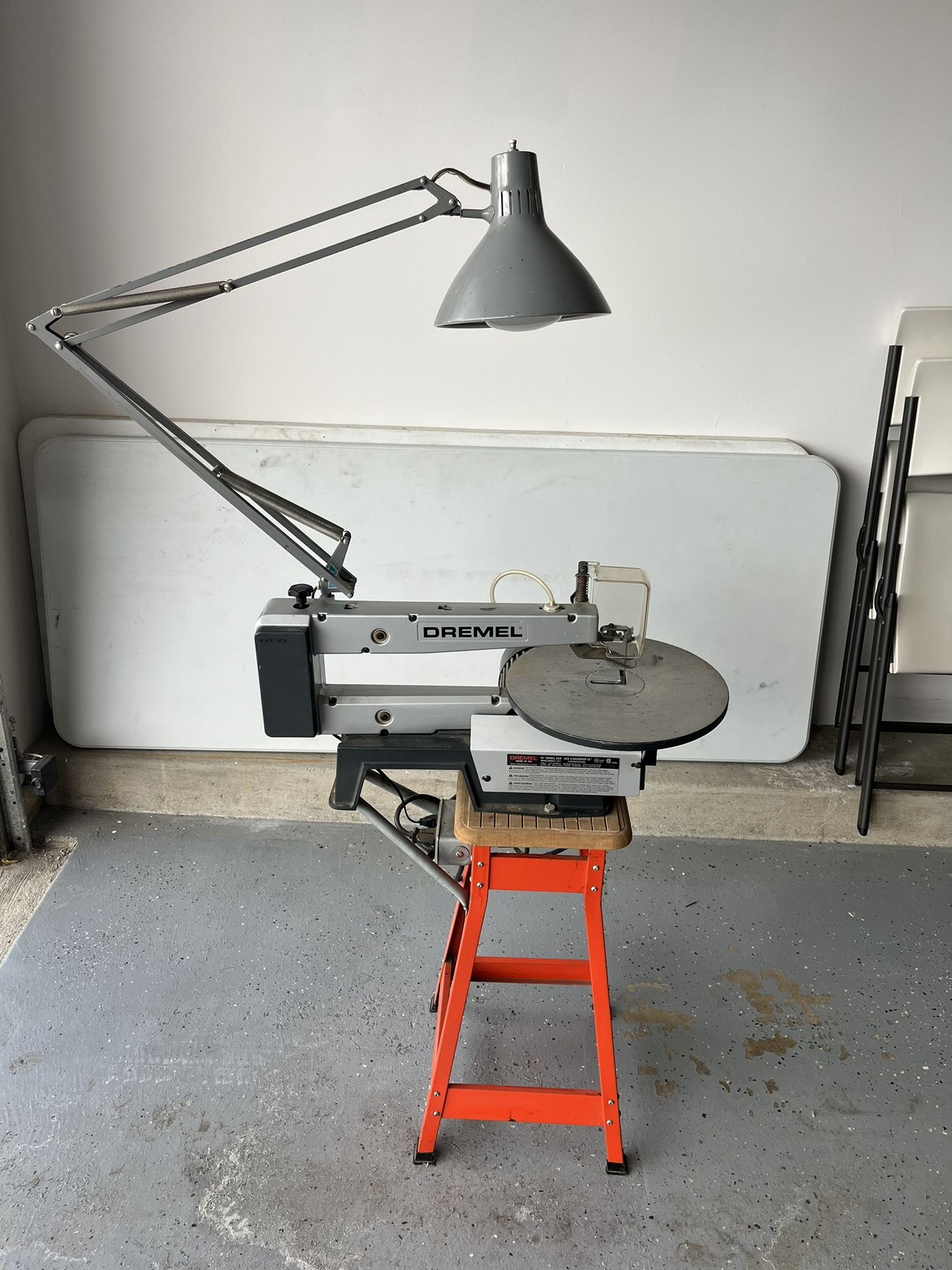 Dremel 2 Speed 16 Inch Scroll Saw Model #1672