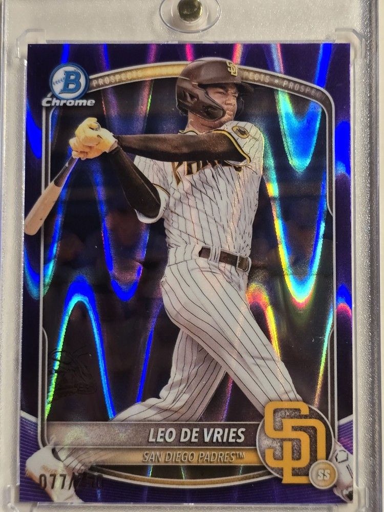 Bowman Chrome Leo De Vries San Diego Padres Baseball Card Purple Ray Wave 77/250