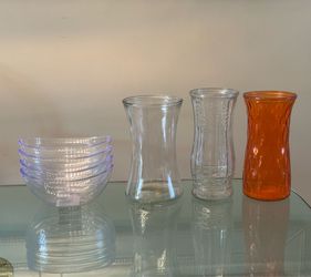 3 Flower Vases and 4 New Large 24.5 FL OZ BPA Free Clear Plastic Cereal Salad Ice Cream Fruit Bowls
