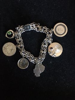 NEW NEVER WORN Sterling Silver Charm Bracelet 7”