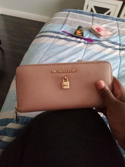 Michael kors wallet