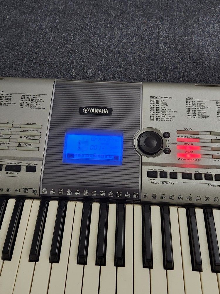 Yamaha Ypt 400 Electronic Keyboard